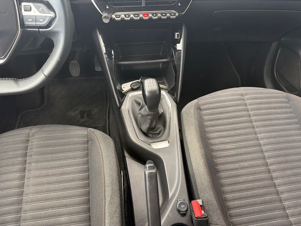 Peugeot 208 1,2 PureTech 75 Black Limited 5d