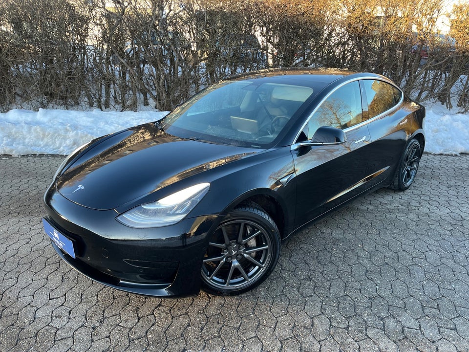 Tesla Model 3 Standard Range+ RWD 4d