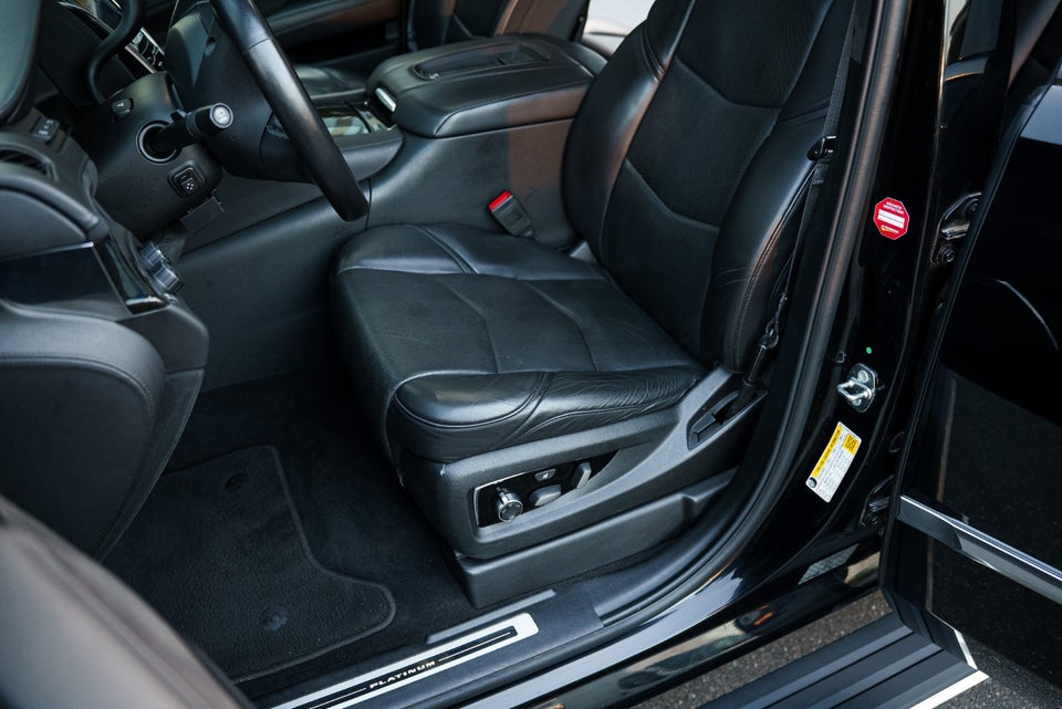 Cadillac Escalade 6,2 V8 ESV Platinum aut. 7prs 5d