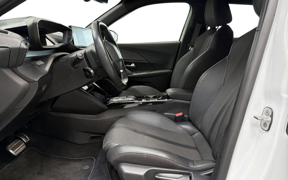 Peugeot e-2008 50 GT 5d