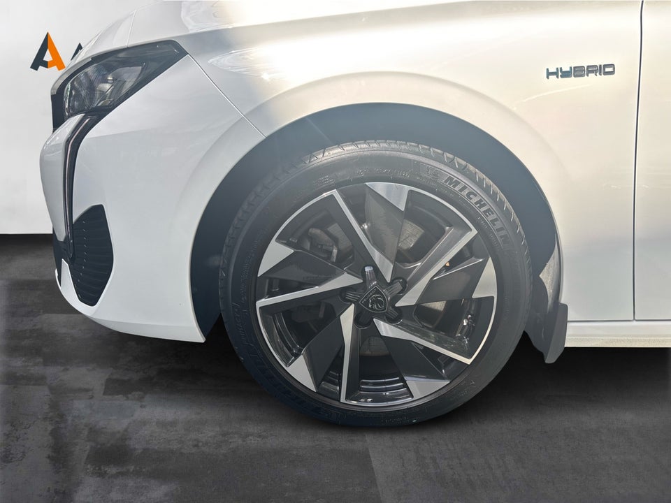 Peugeot 308 1,6 Hybrid First Selection+ EAT8 5d
