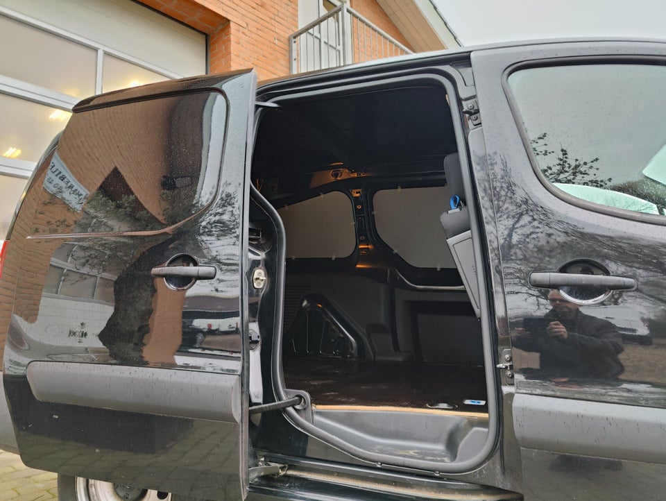 Peugeot Partner 1,6 BlueHDi 100 L2 Flex Van 5d