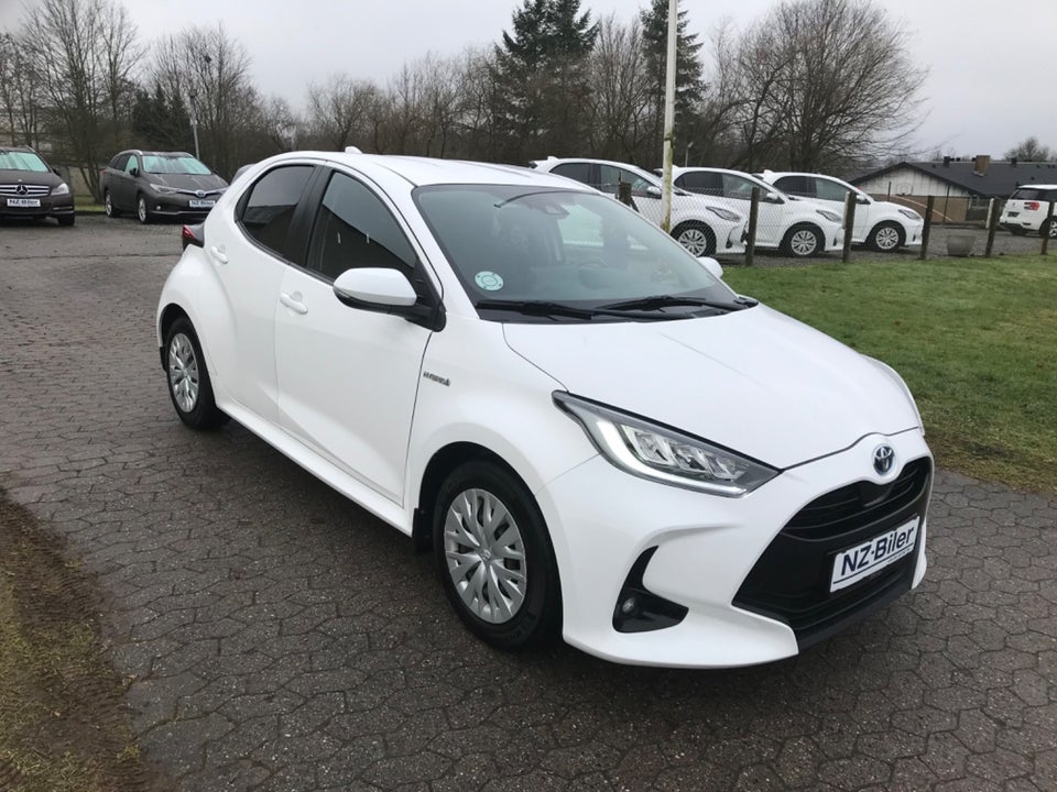 Toyota Yaris 1,5 Hybrid H3 Vision e-CVT 5d