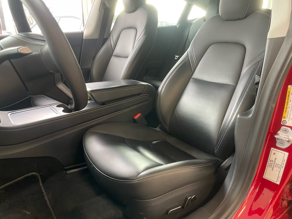 Tesla Model 3 Standard Range+ RWD 4d