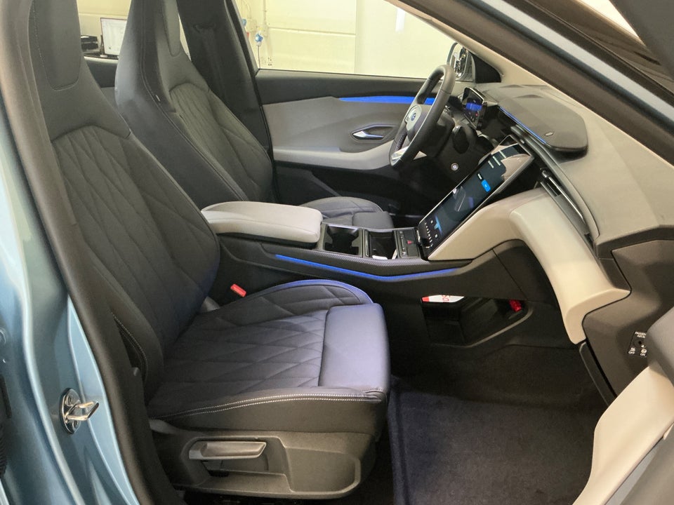 Ford Explorer 77 Premium Extended Range 5d