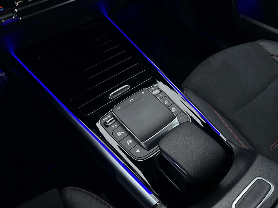 Mercedes EQB250 AMG Line 5d