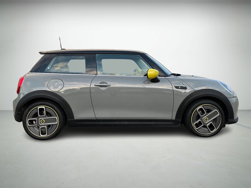 MINI Cooper SE Essential 3d