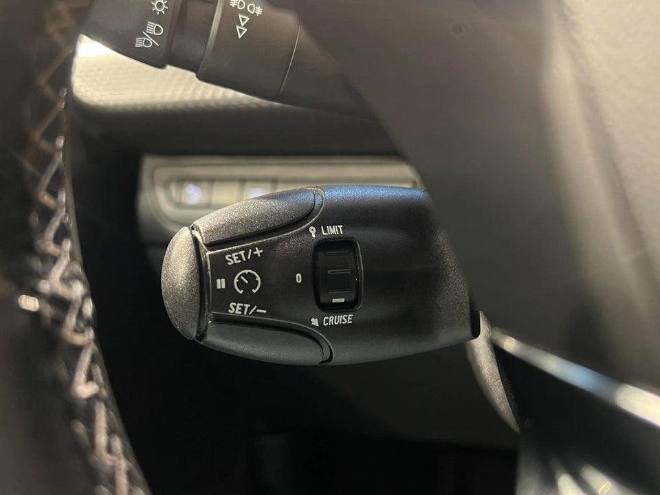 Peugeot 208 1,6 BlueHDi 100 Allure Sky 5d