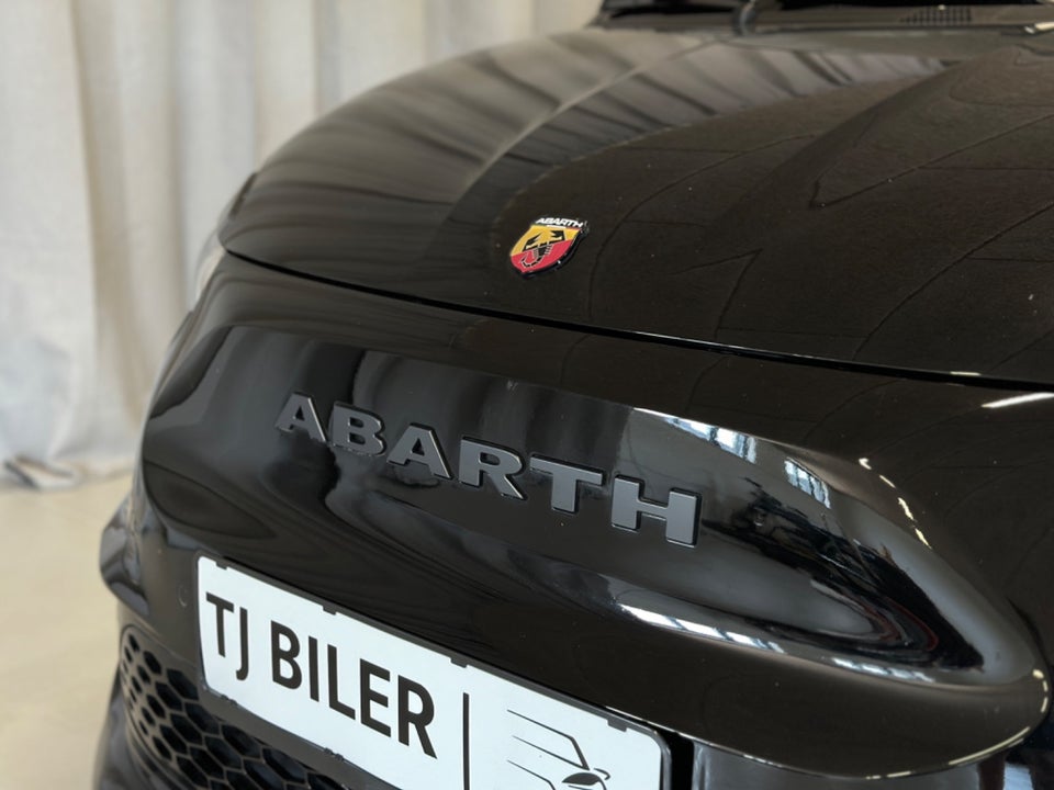 Abarth 500e Scorpionissima Cabrio 2d