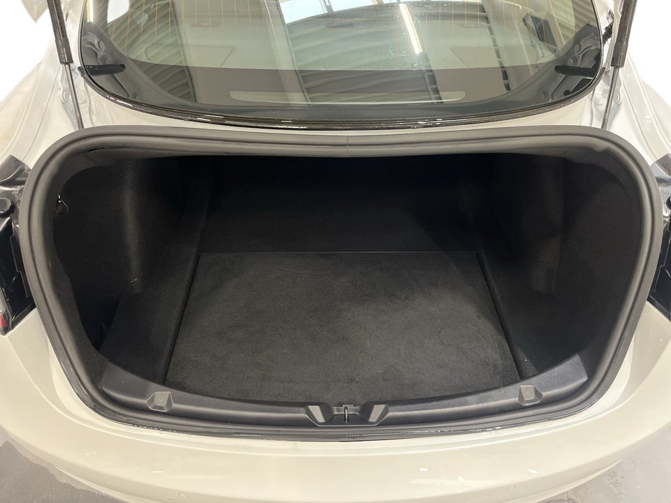 Tesla Model 3 Long Range AWD 4d