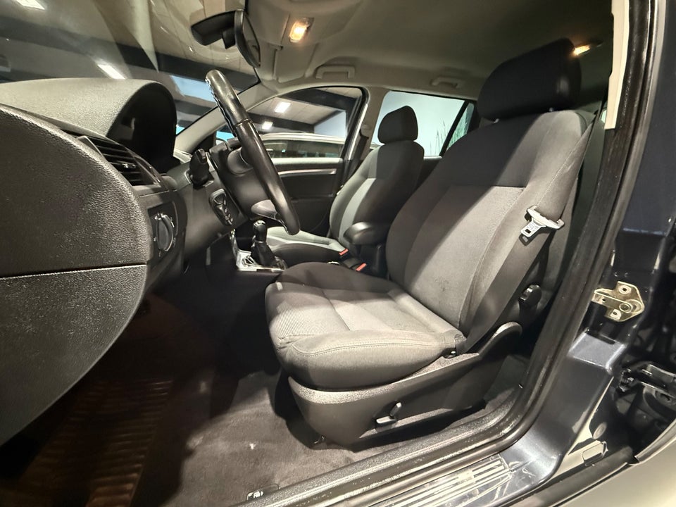 Ford Mondeo 1,8 110 Ambiente stc. 5d