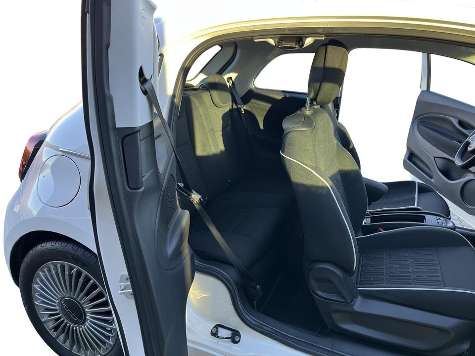 Fiat 500e 42 Icon 3+1 4d
