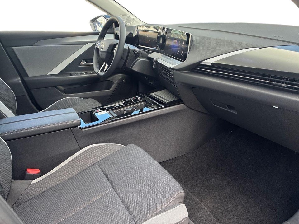 Opel Astra-e 54 Elegance Sports Tourer 5d
