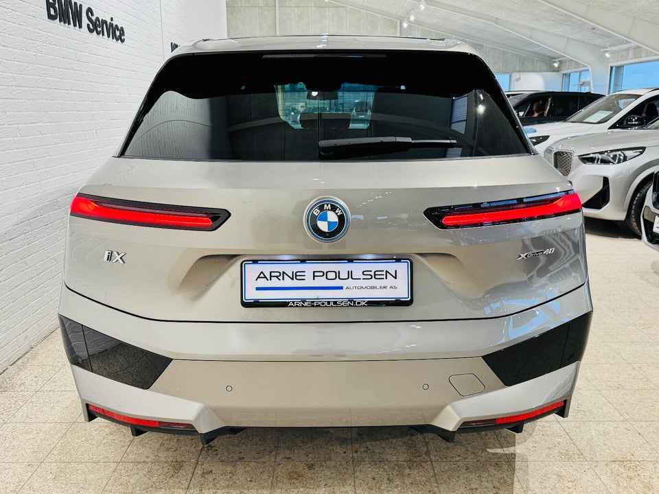 BMW iX xDrive40 Supercharged 5d