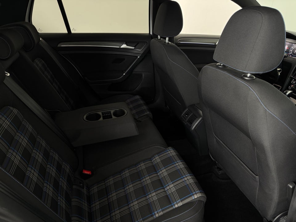 VW Golf VII 1,4 GTE DSG 5d