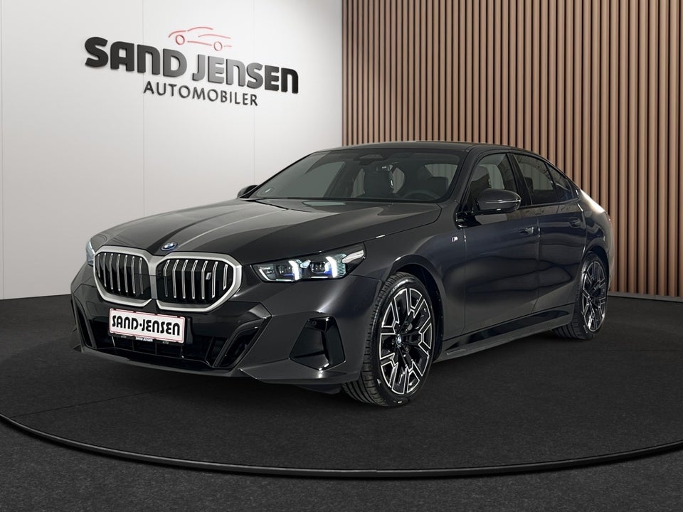 BMW i5 eDrive40 Fully Charged M-Sport 4d