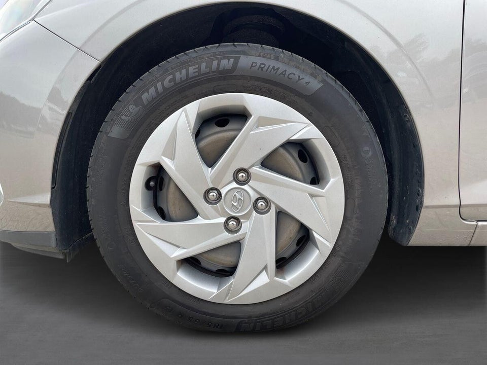 Hyundai i20 1,0 T-GDi Essential DCT 5d