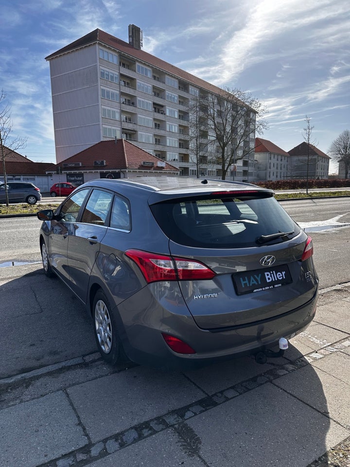 Hyundai i30 1,6 CRDi 110 Style CW Eco 5d