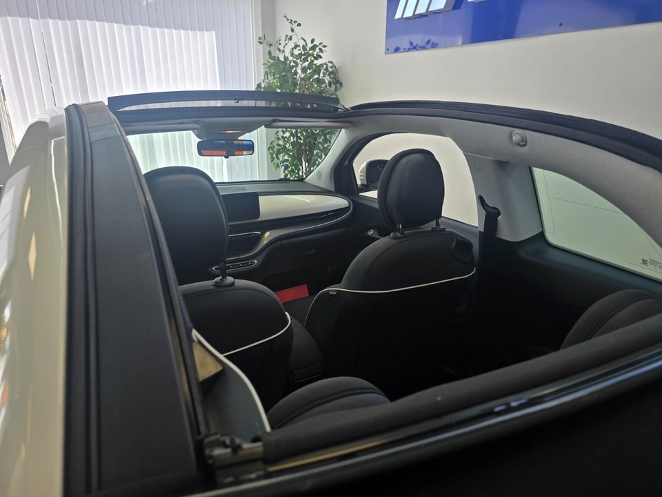 Fiat 500e 42 Icon Cabrio 2d