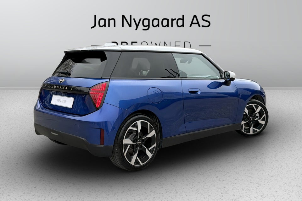 MINI Cooper SE Favoured Trim XL 3d