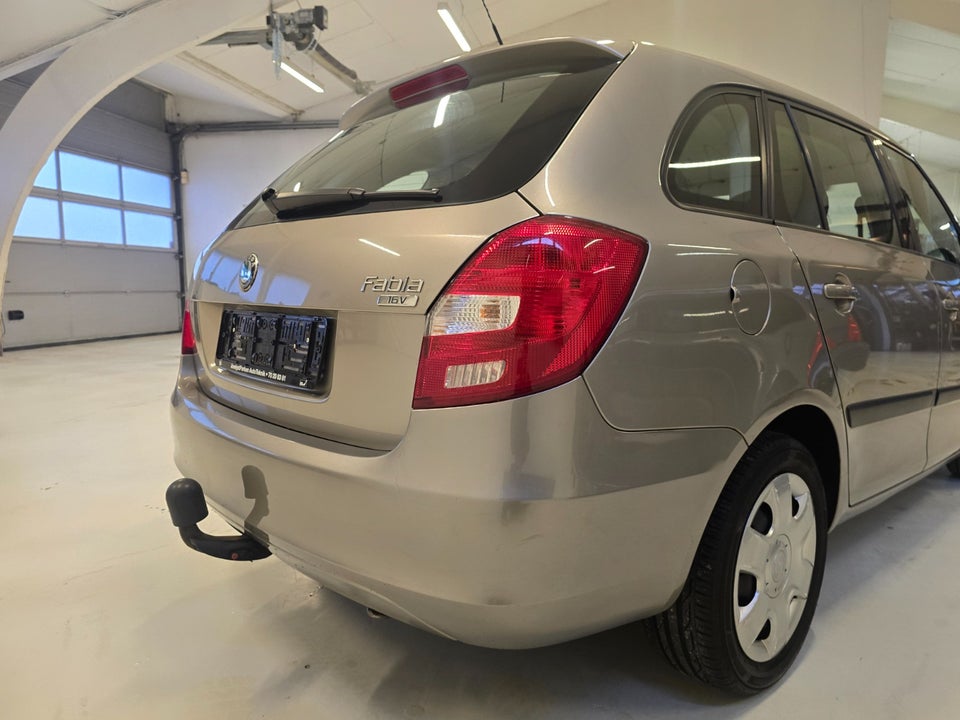 Skoda Fabia 1,4 16V Ambiente Combi 5d