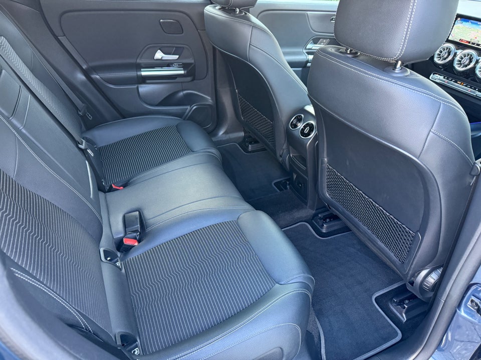 Mercedes EQA300 Progressive 4Matic 5d