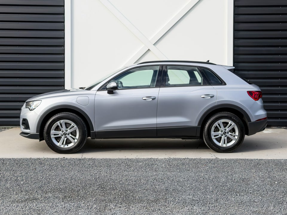 Audi Q3 45 TFSi e Attitude plus S-tr. 5d