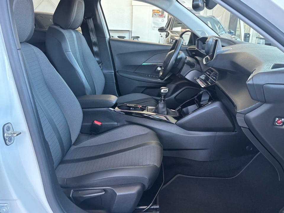 Peugeot 2008 1,2 PureTech 130 Sportium 5d