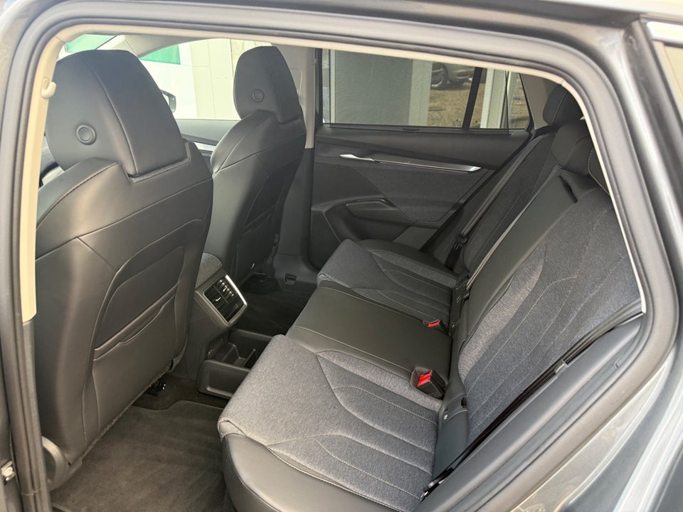 Skoda Elroq 85 iV Loft Advanced 5d