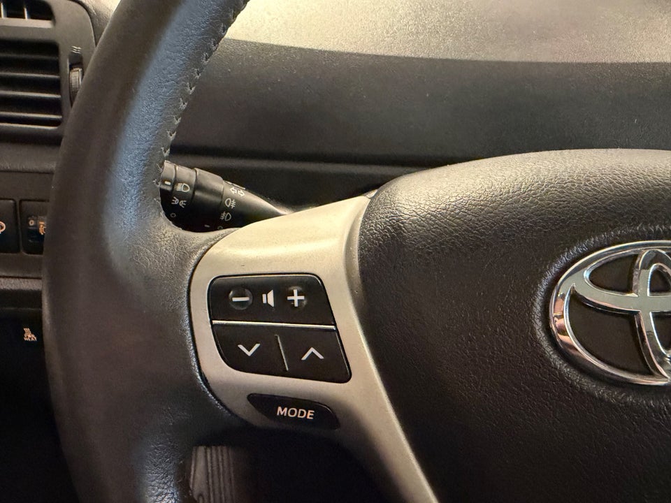 Toyota Verso 2,0 D-4D TX Business 7prs 5d