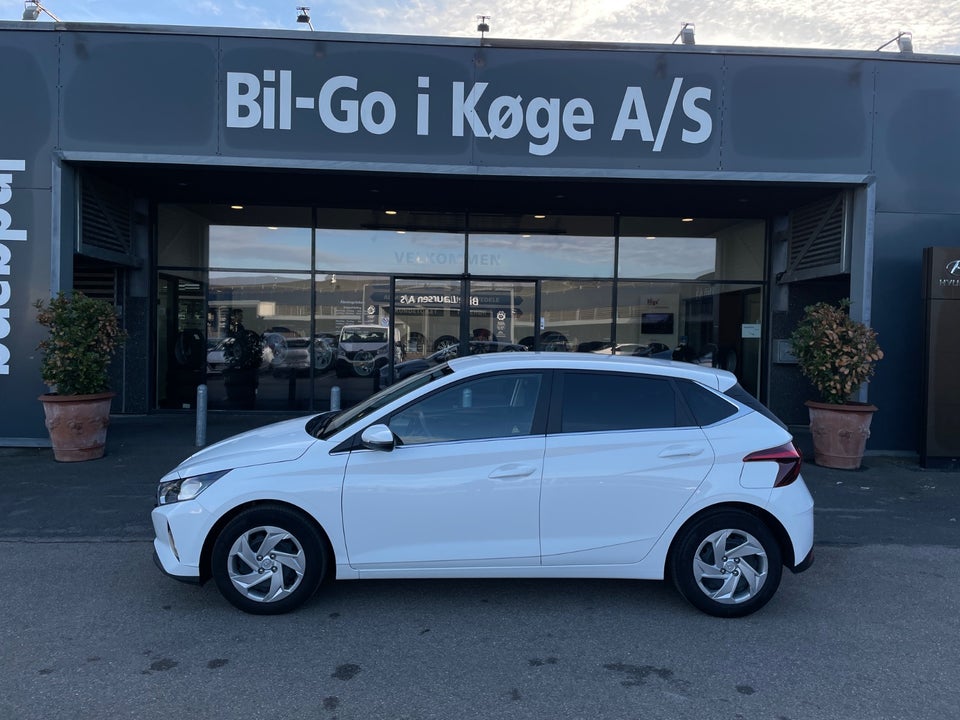 Hyundai i20 1,0 T-GDi Essential DCT 5d