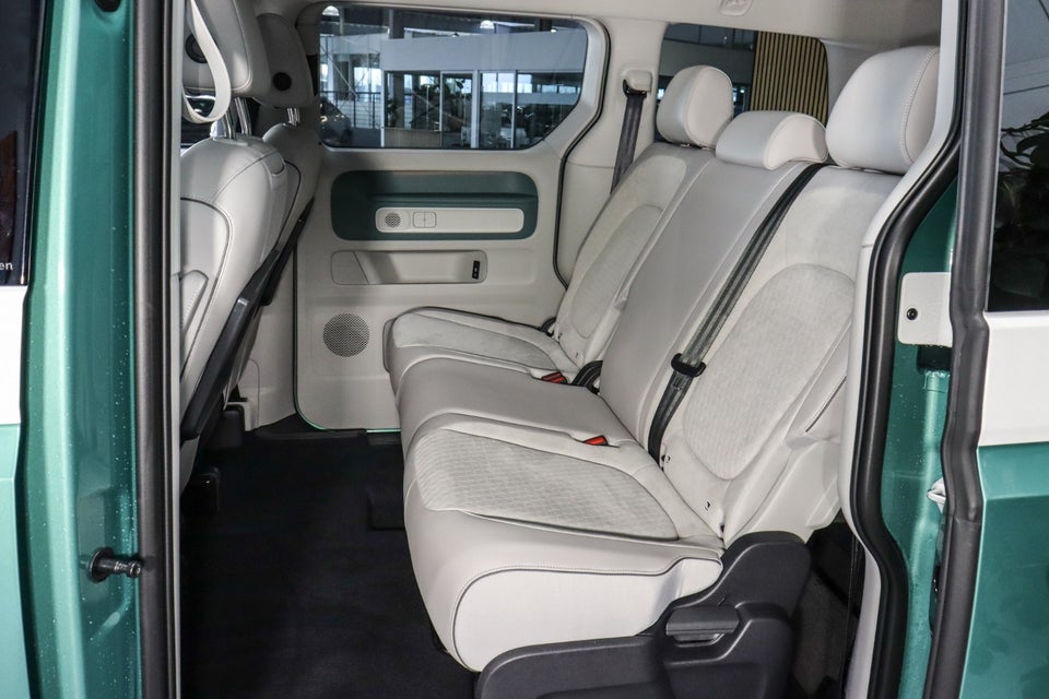 VW ID.Buzz 77 Pro SWB 5d