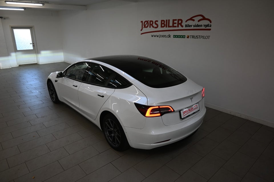 Tesla Model 3 Standard Range+ RWD 4d