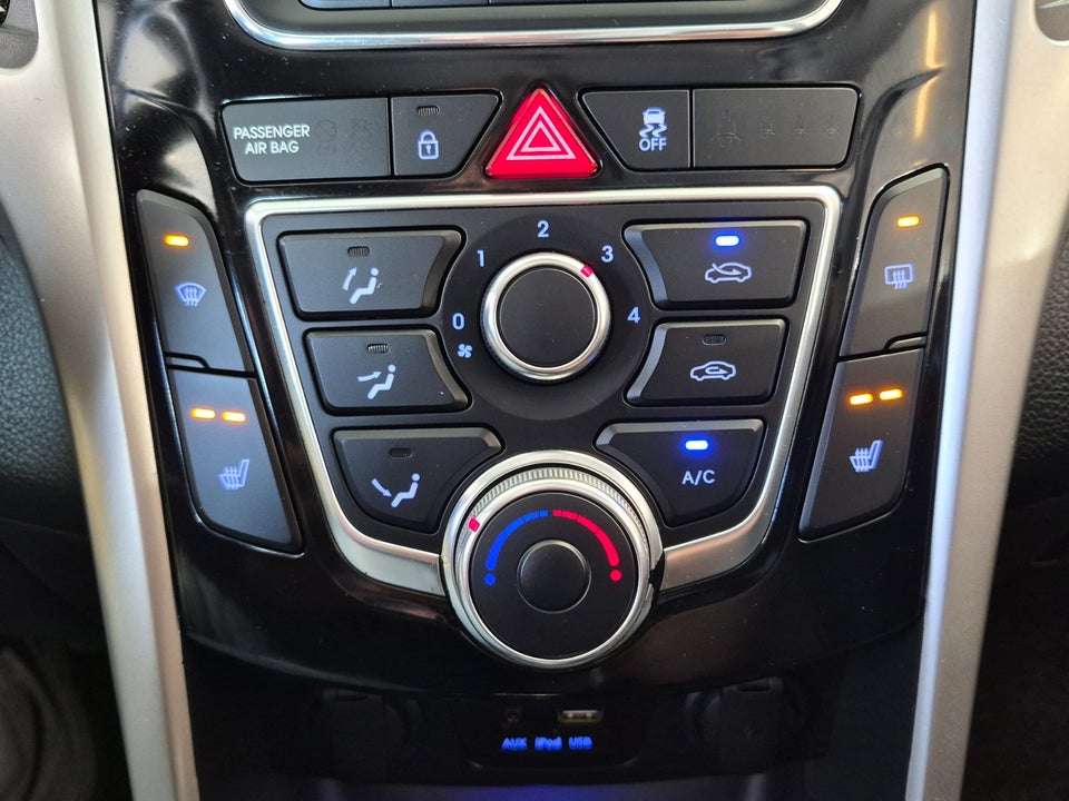 Hyundai i30 1,6 GDi Trend CW 5d