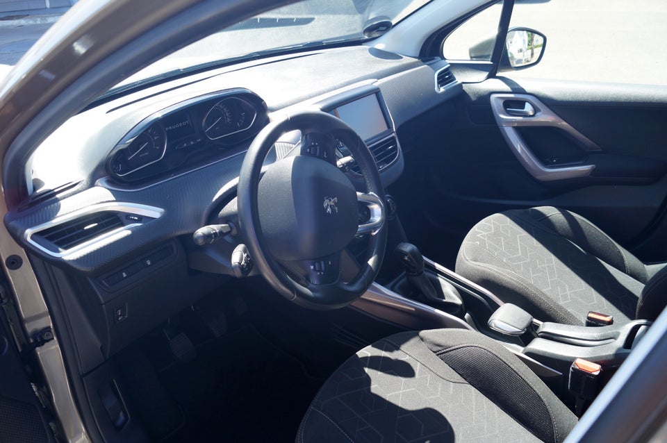 Peugeot 2008 1,2 VTi 82 Allure 5d