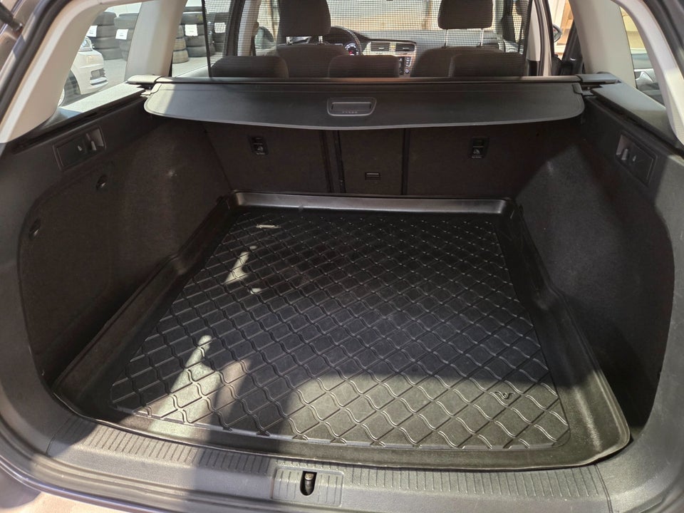VW Golf VII 1,4 TSi 122 Comfortline Variant BMT 5d