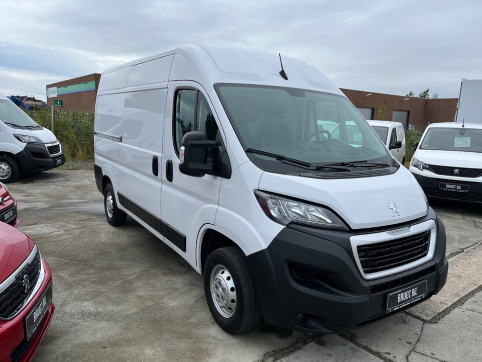 Peugeot Boxer 333 2,2 BlueHDi 140 L2H2 Premium