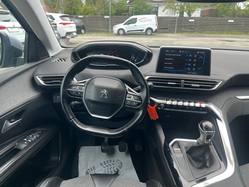 Peugeot 3008 1,6 Hybrid Allure Limited EAT8 5d