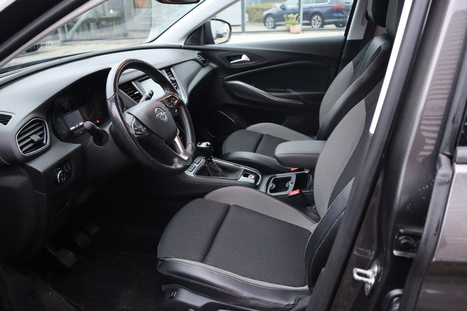 Opel Grandland X 1,2 T 130 Enjoy 5d