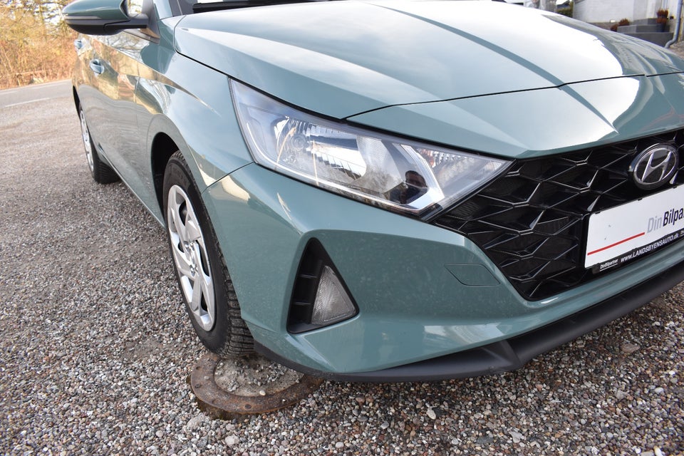 Hyundai i20 1,0 T-GDi Essential DCT 5d