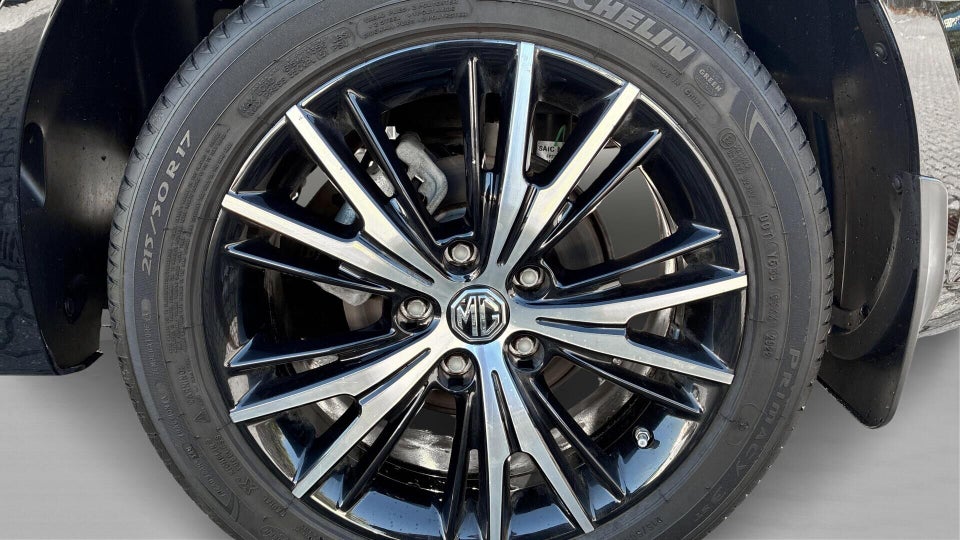 MG MG5 61 Luxury 5d