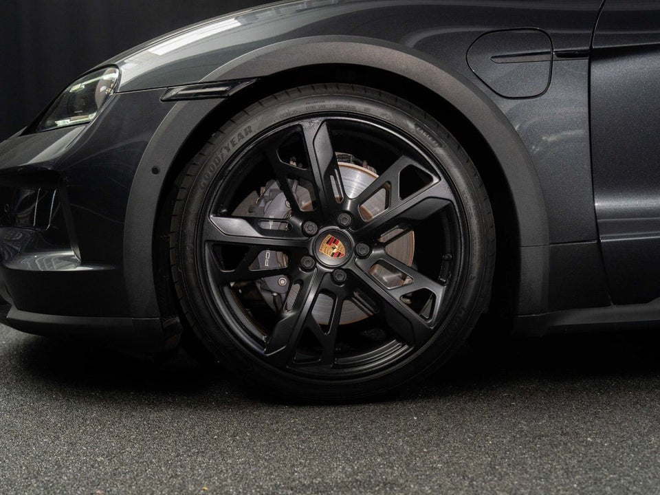 Porsche Taycan 4 Performance+ Cross Turismo 5d