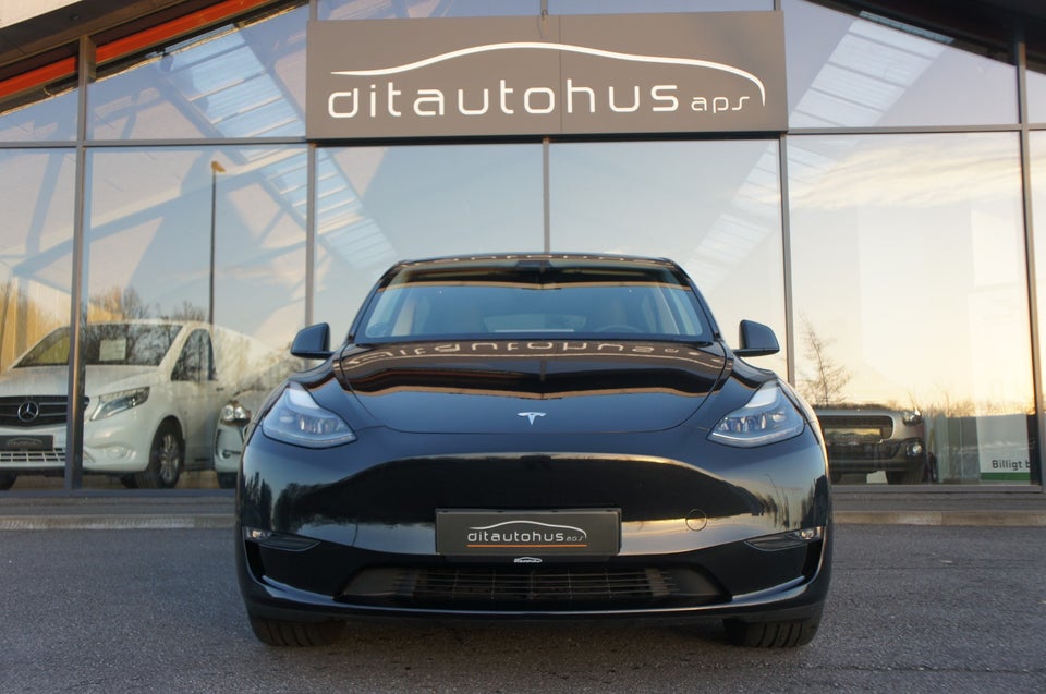 Tesla Model Y Long Range AWD 5d