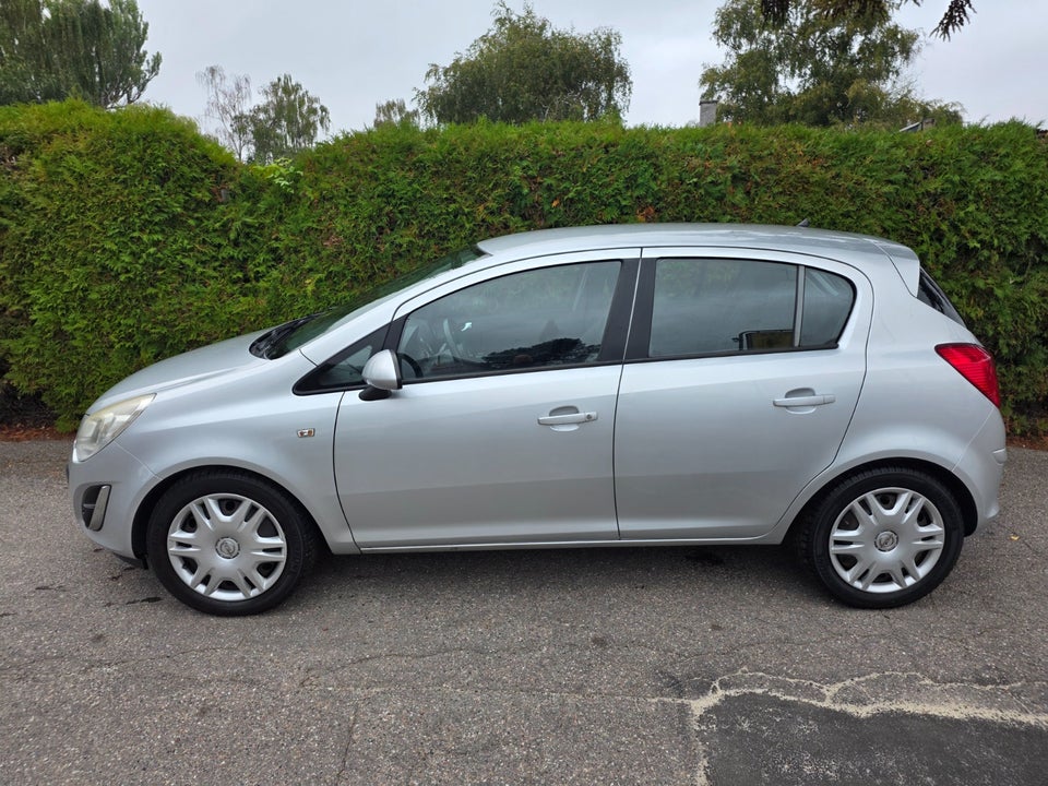Opel Corsa 1,2 16V Cosmo 5d