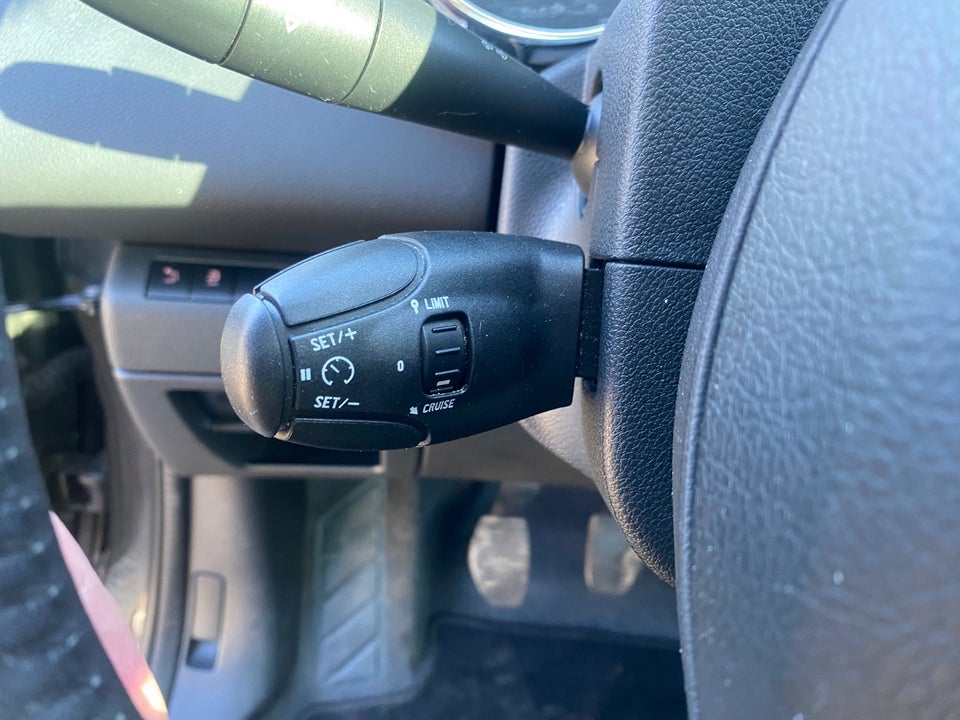 Peugeot 5008 1,6 BlueHDi 120 Style 7prs 5d