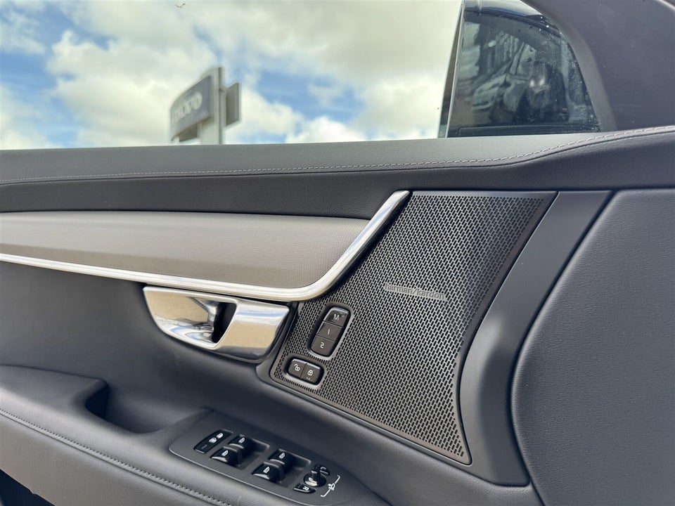 Volvo V90 2,0 T8 ReCharge Ultimate Dark aut. AWD 5d