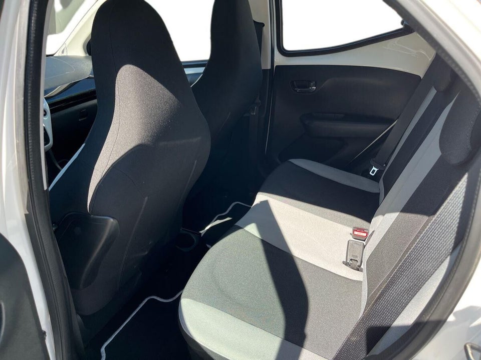 Toyota Aygo 1,0 VVT-i x-pure 5d