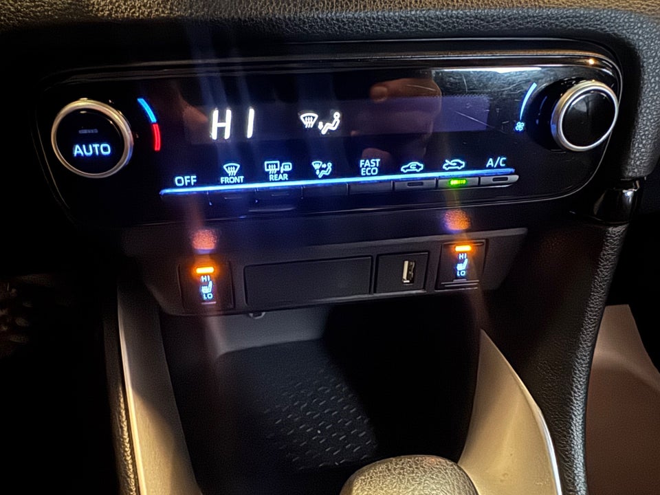 Toyota Yaris 1,5 Hybrid H1 e-CVT 5d