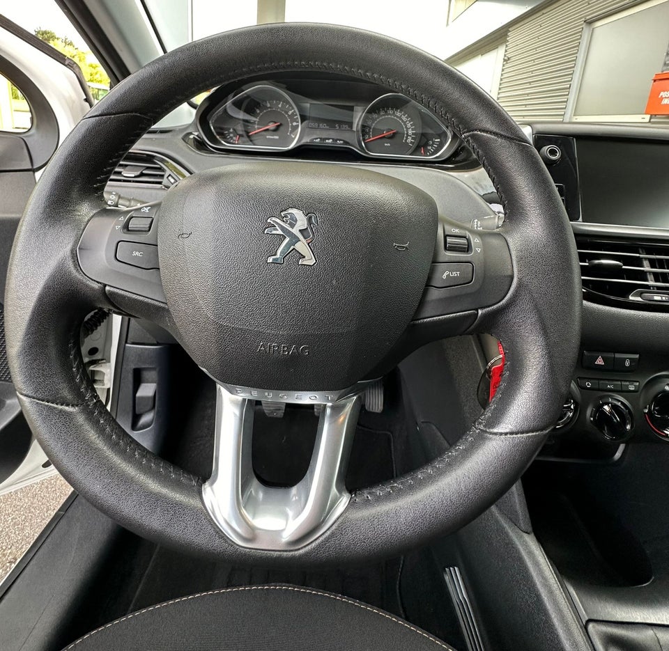 Peugeot 208 1,0 VTi Active+ 5d