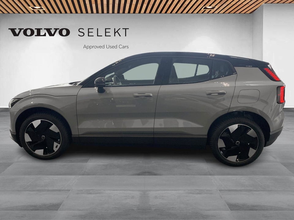 Volvo EX30 Extended Range Plus 5d